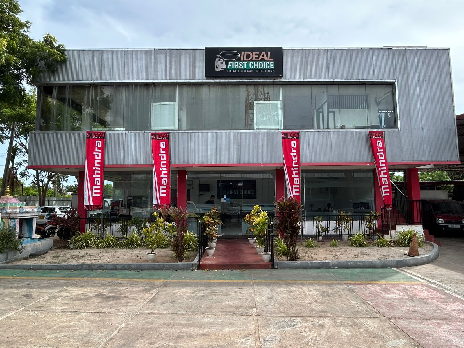 Mahindra Ideal Motors - Wanawasala