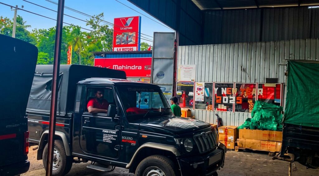 Mahindra Vehicle Ideal Service Care Campaign at S.K. Motors-Dambulla
